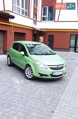 Хэтчбек Opel Corsa 2010 в Ивано-Франковске