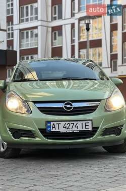 Хэтчбек Opel Corsa 2010 в Ивано-Франковске