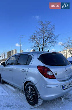 Хэтчбек Opel Corsa 2011 в Киеве