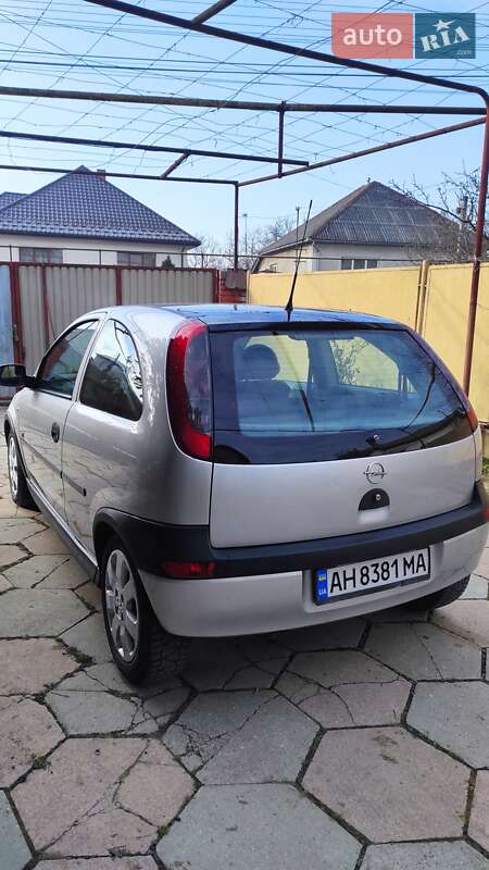 Хэтчбек Opel Corsa 2001 в Мукачево