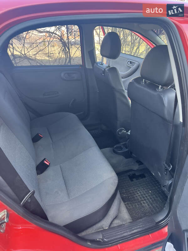 Хэтчбек Opel Corsa 2002 в Львове