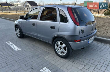 Хэтчбек Opel Corsa 2003 в 