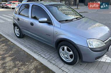 Хэтчбек Opel Corsa 2003 в 