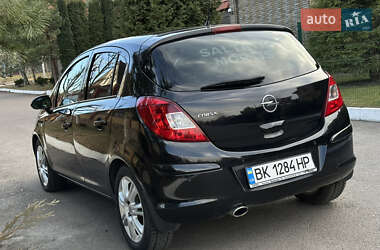 Хэтчбек Opel Corsa 2009 в 