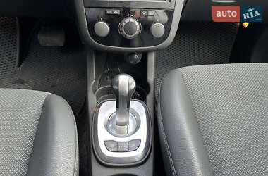 Хэтчбек Opel Corsa 2009 в 