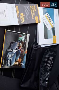 Хэтчбек Opel Corsa 2009 в 