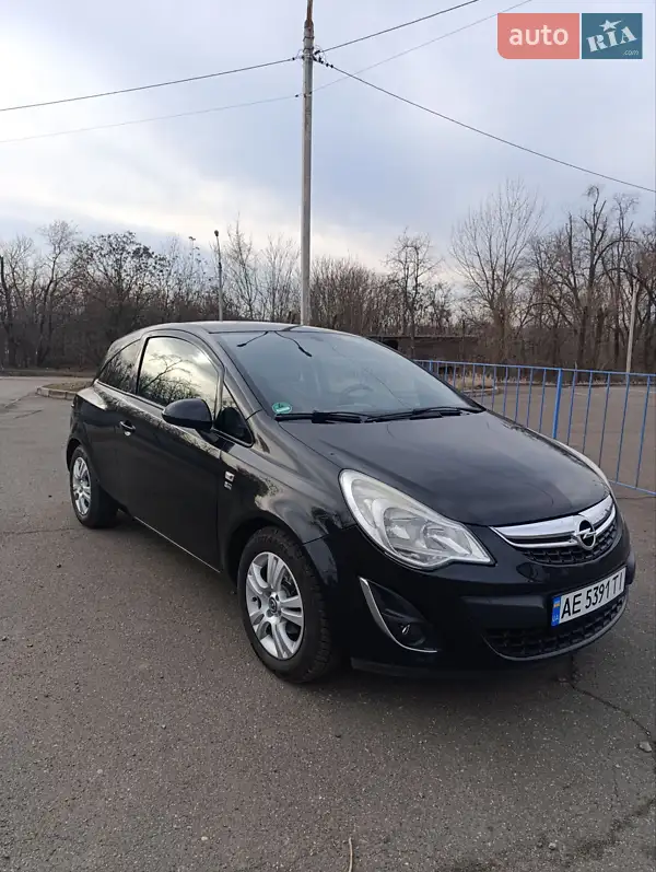 Хетчбек Opel Corsa 2012 в 
