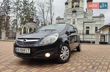 Хэтчбек Opel Corsa 2010 в Киеве