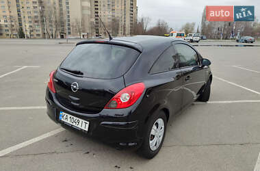 Хэтчбек Opel Corsa 2010 в Киеве