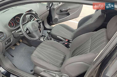 Хэтчбек Opel Corsa 2010 в Киеве