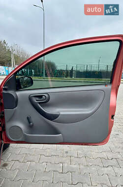 Хэтчбек Opel Corsa 2001 в 