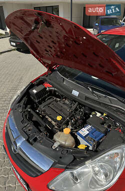 Хэтчбек Opel Corsa 2008 в 