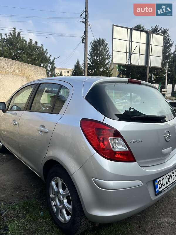Opel Corsa 2011