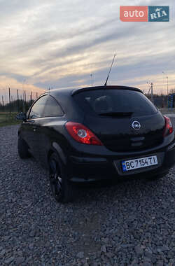 Хэтчбек Opel Corsa 2014 в 