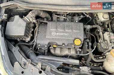 Хэтчбек Opel Corsa 2014 в 