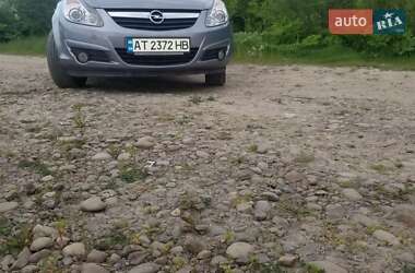 Хэтчбек Opel Corsa 2009 в 