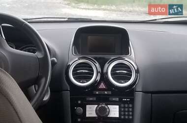 Хэтчбек Opel Corsa 2009 в 