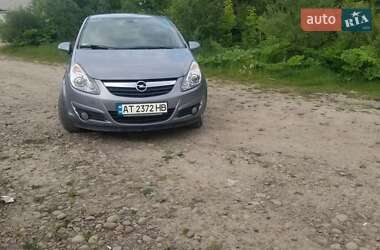 Хэтчбек Opel Corsa 2009 в 