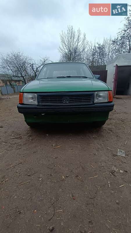 Хэтчбек Opel Corsa 1988 в Казатине