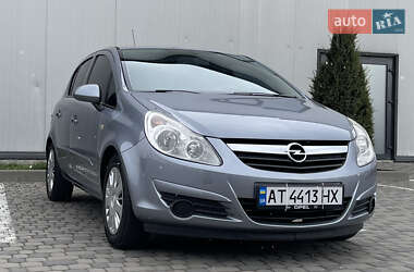 Хэтчбек Opel Corsa 2007 в 