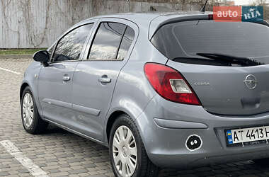 Хэтчбек Opel Corsa 2007 в 