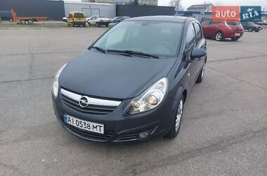 Хэтчбек Opel Corsa 2010 в 