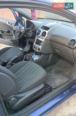 Хетчбек Opel Corsa 2009 в 