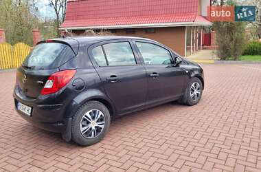 Хэтчбек Opel Corsa 2009 в 