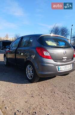 Хэтчбек Opel Corsa 2011 в 
