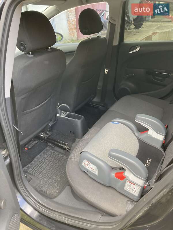 Хэтчбек Opel Corsa 2011 в Николаеве