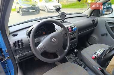 Хэтчбек Opel Corsa 2000 в Львове