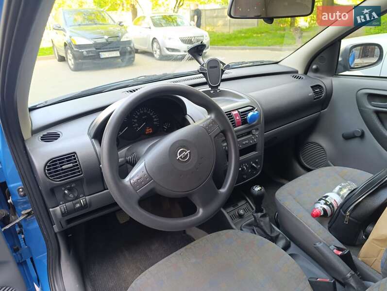Хэтчбек Opel Corsa 2000 в Львове