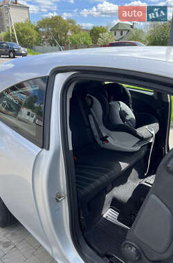 Хэтчбек Opel Corsa 2009 в 