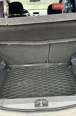 Хэтчбек Opel Corsa 2011 в 