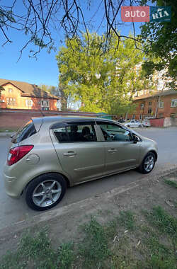 Хетчбек Opel Corsa 2007 в 
