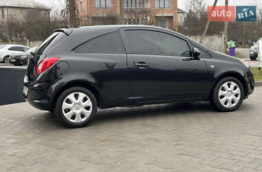 Хетчбек Opel Corsa 2013 в 