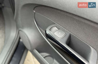 Хетчбек Opel Corsa 2013 в 
