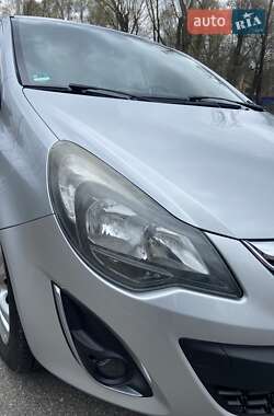 Хэтчбек Opel Corsa 2013 в 