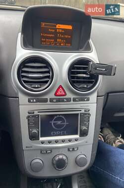 Хэтчбек Opel Corsa 2013 в 