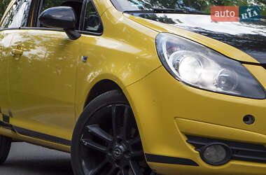 Хэтчбек Opel Corsa 2010 в 