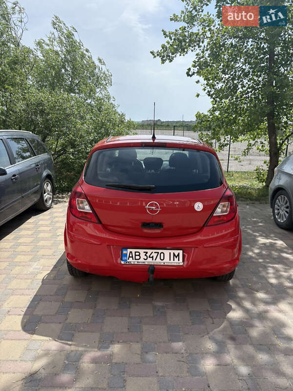 Хэтчбек Opel Corsa 2009 в Гайсине