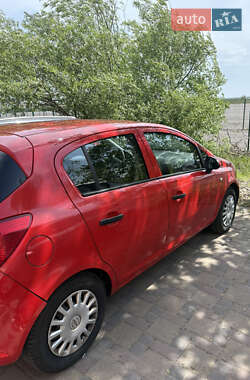 Хэтчбек Opel Corsa 2009 в 