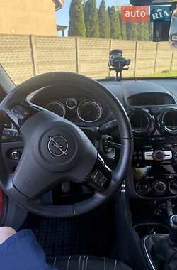 Хэтчбек Opel Corsa 2010 в 