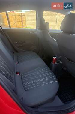 Хэтчбек Opel Corsa 2010 в 