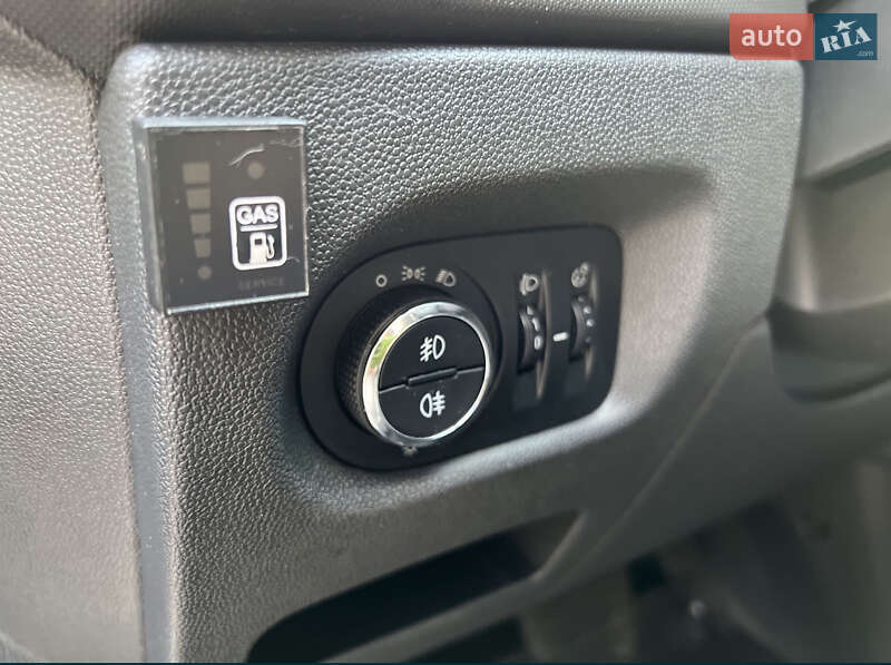 Хэтчбек Opel Corsa 2012 в Сумах