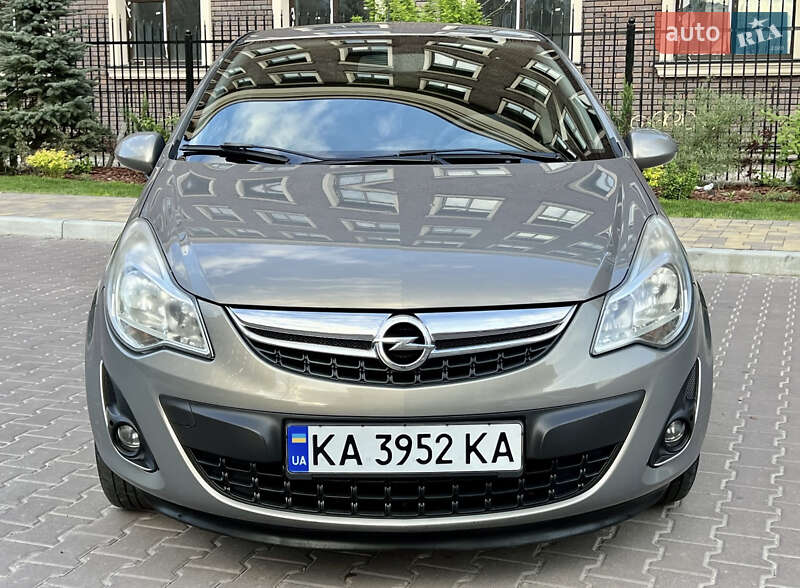 Хэтчбек Opel Corsa 2012 в Сумах