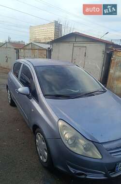 Хетчбек Opel Corsa 2006 в 