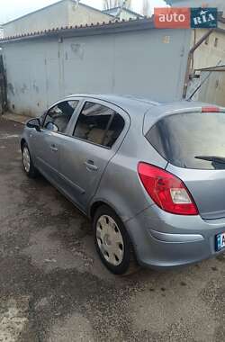 Хэтчбек Opel Corsa 2006 в Киеве