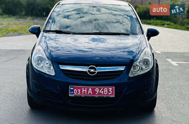 Хэтчбек Opel Corsa 2007 в 