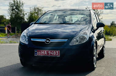Хэтчбек Opel Corsa 2007 в 